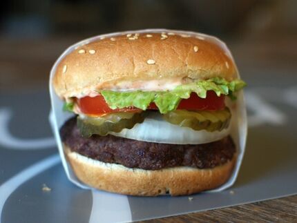 Hardee's 1/4-Pound Hamburger copycat recipe by Todd Wilbur
