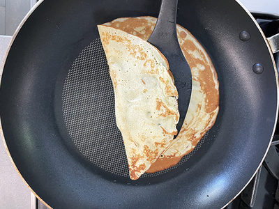 ihop-cinnamon-bun-crepes-step14.jpg