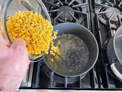 “popeyes-homestyle-mac-and-cheese-step1.jpg