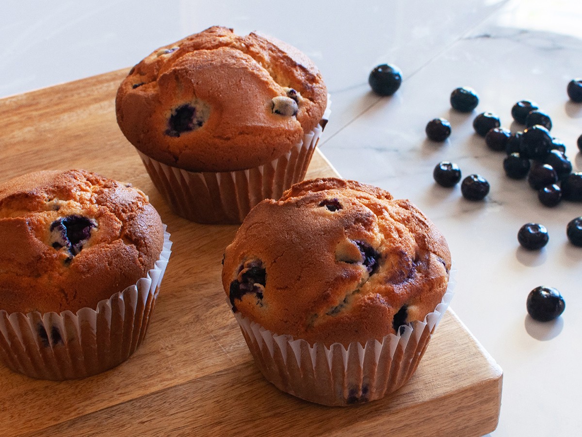 Costco (Kirkland) Blueberry Muffins copycat recipe from Todd Wilbur