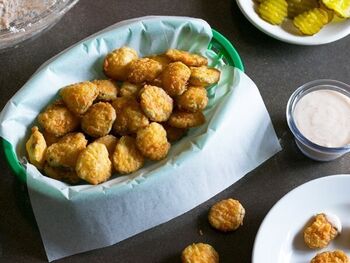 Hooters Fried Pickles copycat recipe by Todd Wilbur