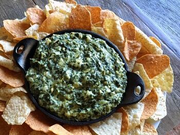 Houston's Chicago-Style Spinach Dip copycat recipe by Todd Wilbur