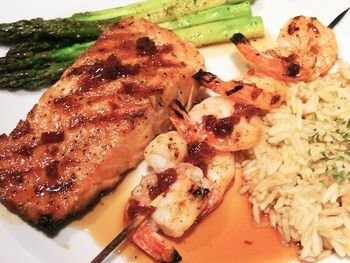 Red Lobster Maple-Glazed Salmon and Shrimp copycat recipe by Todd Wilbur