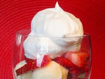 Ruby Tuesday Strawberry Tallcake for Two copycat recipe by Todd Wilbur
