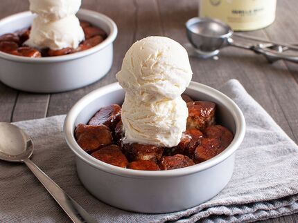 BJ's Restaurant and Brewhouse Monkey Bread Pizookie copycat recipe by Todd Wilbur
