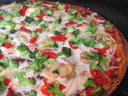 California Pizza Kitchen Vegetarian Pizza copycat recipe by Todd Wilbur