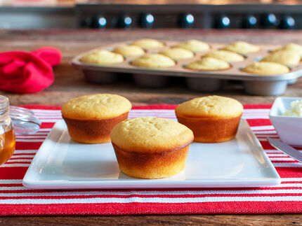 Cracker Barrel Corn Muffins copycat recipe by Todd Wilbur