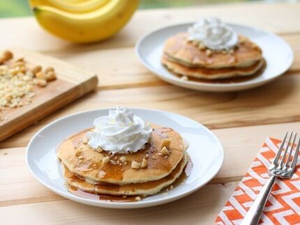 IHOP Banana Macadamia Nut Pancakes copycat recipe by Todd Wilbur