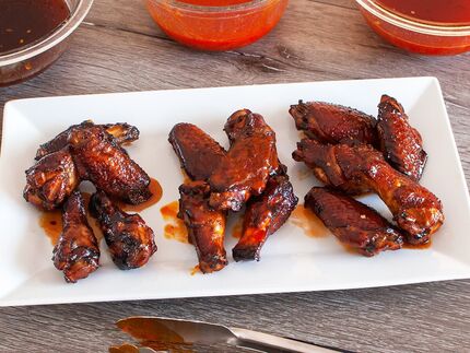 It's Just Wings Smoked Wings & Sauces copycat recipe by Todd Wilbur