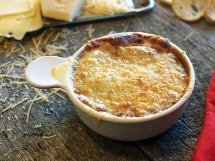 Mimi's Cafe French Market Onion Soup copycat recipe by Todd Wilbur