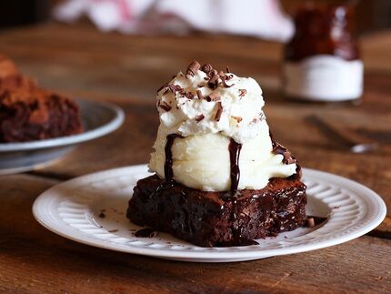 Outback Steakhouse Chocolate Thunder from Down Under copycat recipe by Todd Wilbur