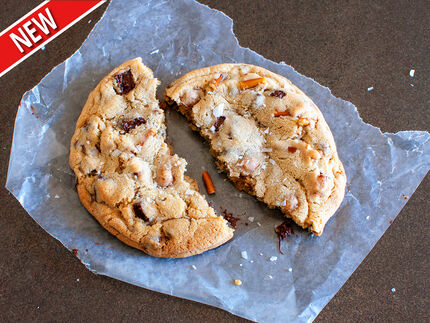 Panera Bread Kitchen Sink Cookie copycat recipe by Todd Wilbur