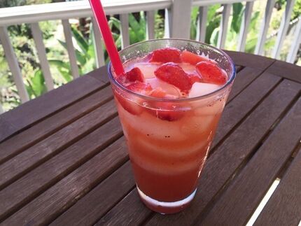 T.G.I. Friday's Strawberry Surprise Fling copycat recipe by Todd Wilbur